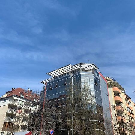 Lilia 3 Self-Check In Apartment With Hot Water Despite Prevention In The Neighborhood, Food And Drink Shop Open Until 10 Pm And Free Parking Area Next Ot 24 Hours Food And Drink Shop And Free Parking Area Σόφια Εξωτερικό φωτογραφία