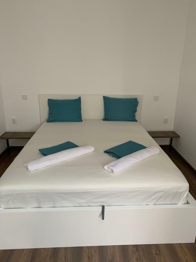 Lilia 3 Self-Check In Apartment With Hot Water Despite Prevention In The Neighborhood, Food And Drink Shop Open Until 10 Pm And Free Parking Area Next Ot 24 Hours Food And Drink Shop And Free Parking Area Σόφια Εξωτερικό φωτογραφία