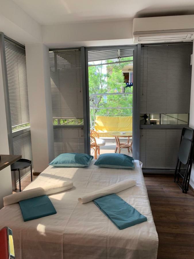 Lilia 3 Self-Check In Apartment With Hot Water Despite Prevention In The Neighborhood, Food And Drink Shop Open Until 10 Pm And Free Parking Area Next Ot 24 Hours Food And Drink Shop And Free Parking Area Σόφια Εξωτερικό φωτογραφία