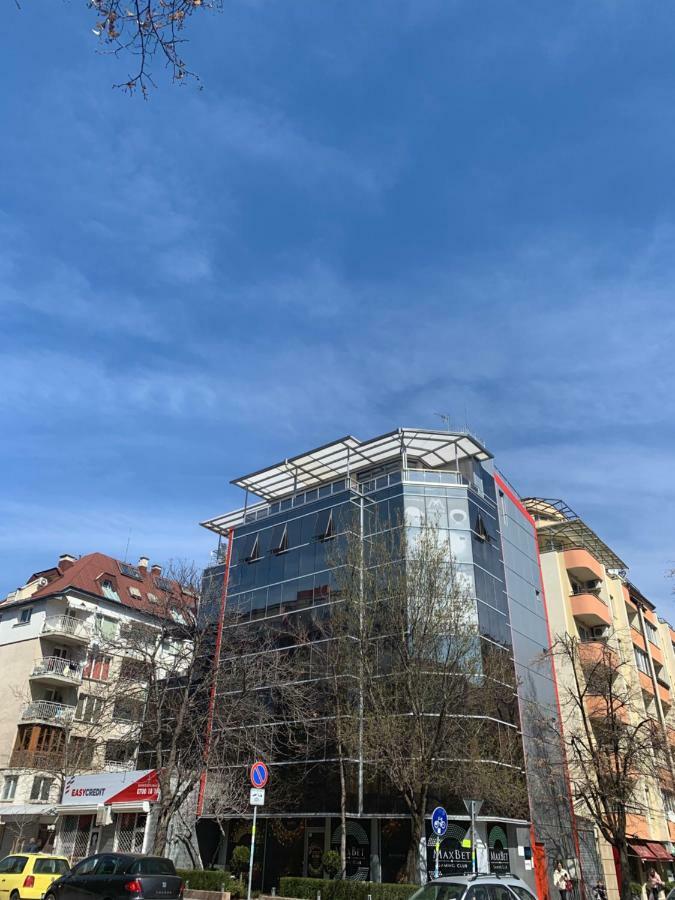 Lilia 3 Self-Check In Apartment With Hot Water Despite Prevention In The Neighborhood, Food And Drink Shop Open Until 10 Pm And Free Parking Area Next Ot 24 Hours Food And Drink Shop And Free Parking Area Σόφια Εξωτερικό φωτογραφία